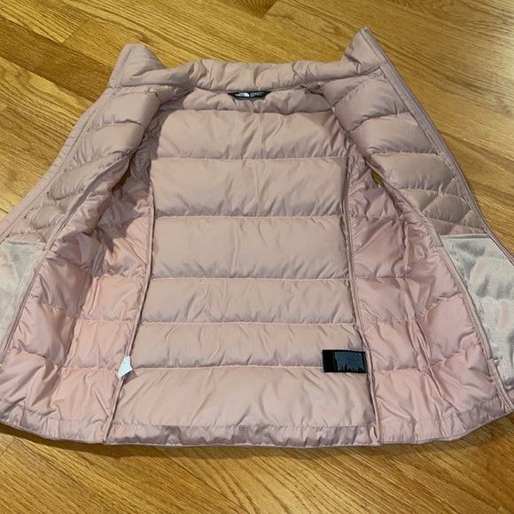 The North Face puffer vest (550) - Picture 6 of 8